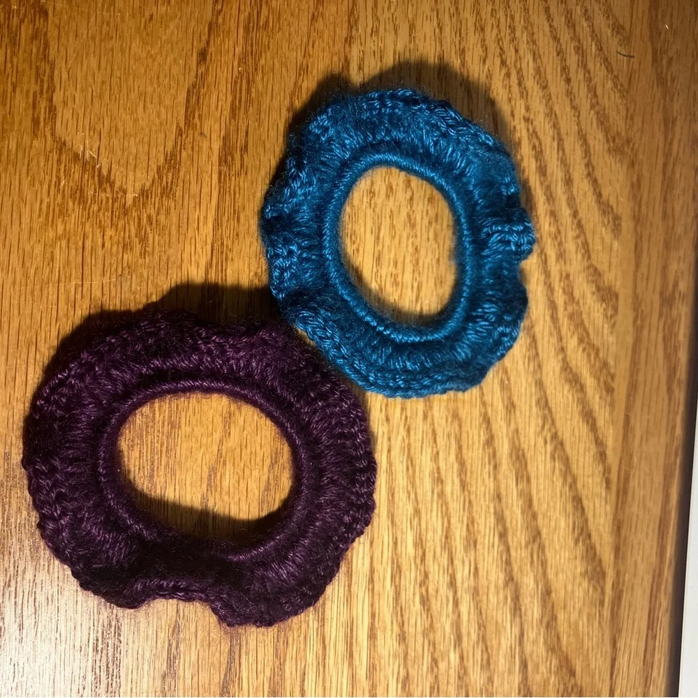 Daisymaeshop SUPER scrunchie set. In purple and blue . Handmade by me!